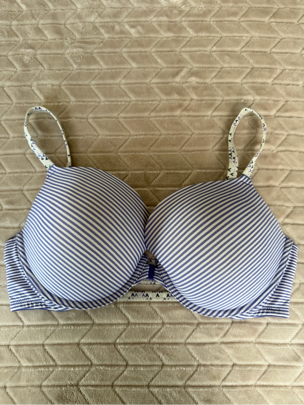 Victorias Secret Black & White Striped Push Up Plunge Bra Front Clasp 38D